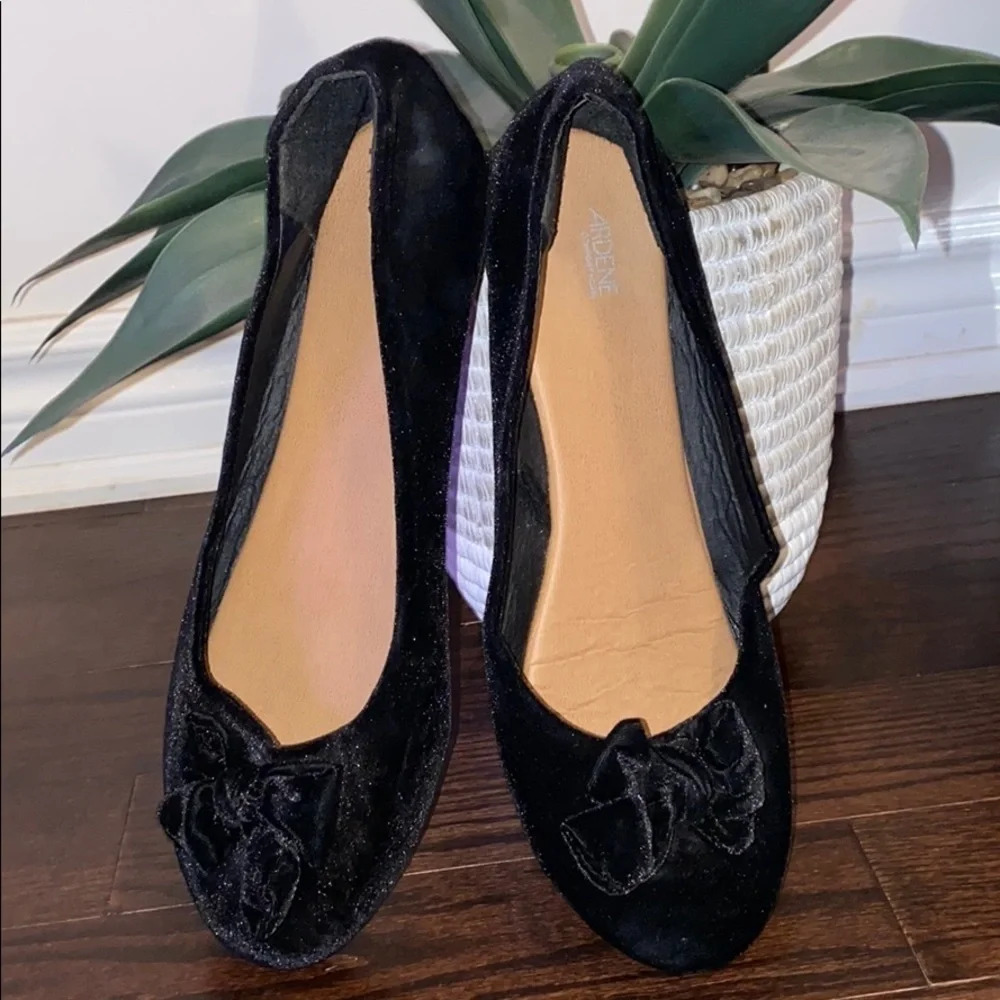 Ardene Comfort Foam Black suede bow Flats